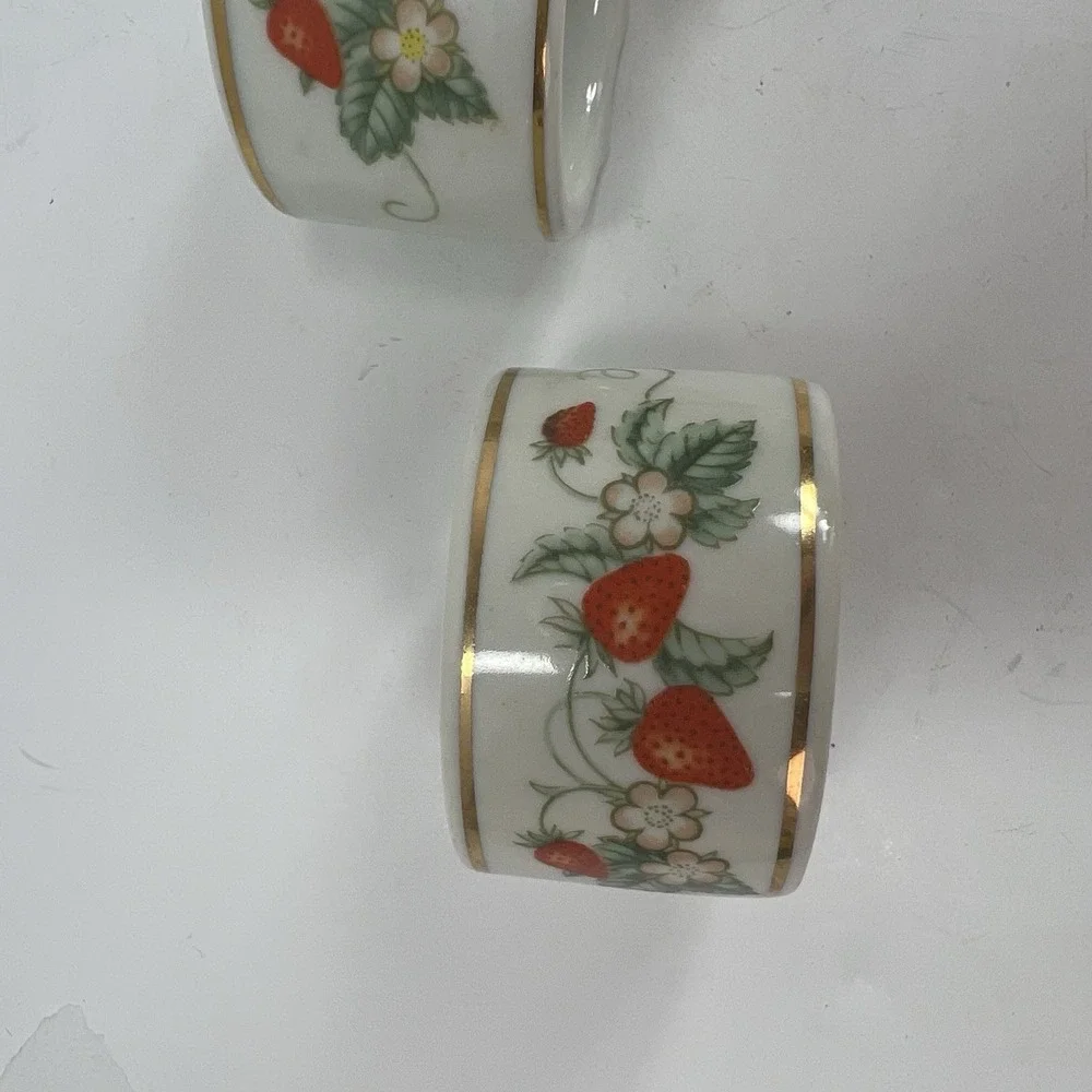Avon Napkin Rings Set of 3 White Red Excellent Strawberry Vine Gold Trim